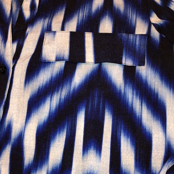 Calvin Klein Lightweight Abstract Blue Top Shirt M - Picture 8 of 12